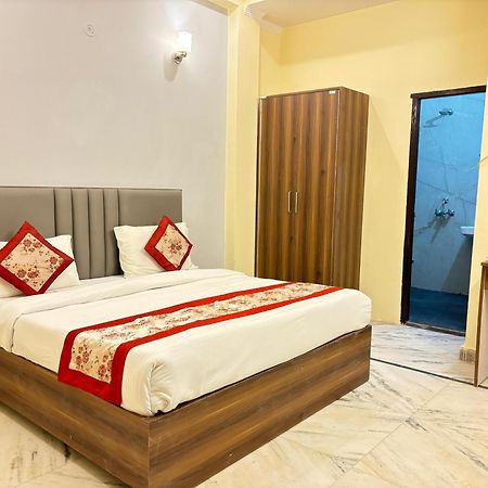 Hotel Vegas Corporate Suites Noida Esterno foto